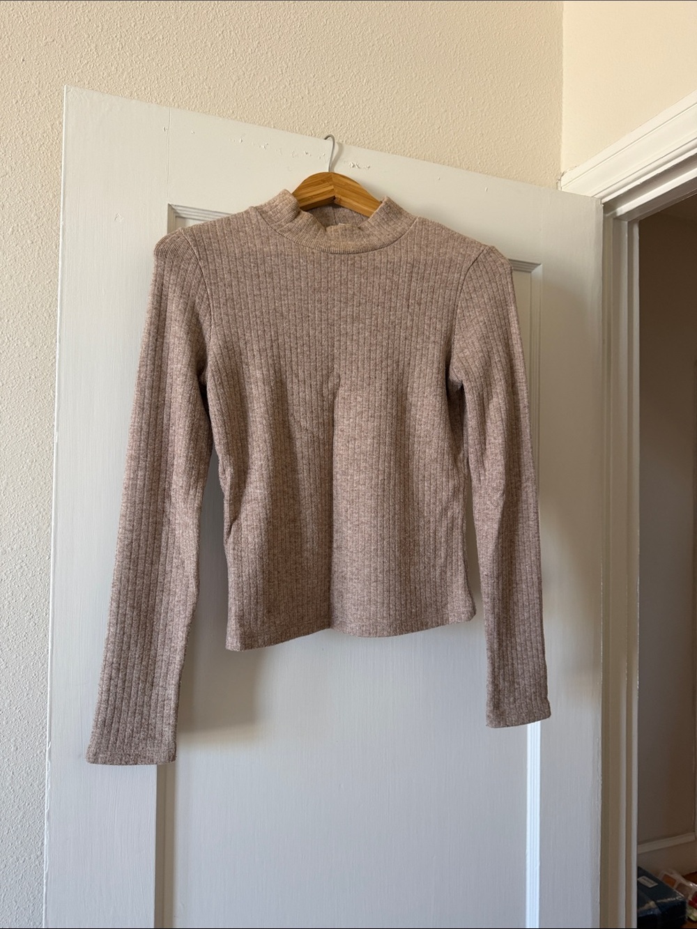 Beautiful Vince Mock Neck Long Sleeve sweater- Taupe